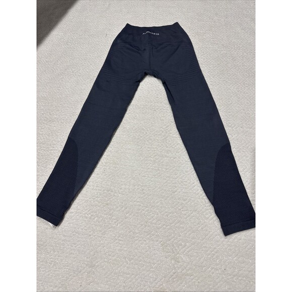 Alphalete Carbon Grey Ozone Leggings Women’s S - Picture 1 of 9
